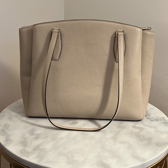 ♠️ EUC Kate Spade Monet Tote in Warm Beige♠️ - Picture 5 of 9